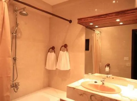 Petit Ses Rotges Hotel